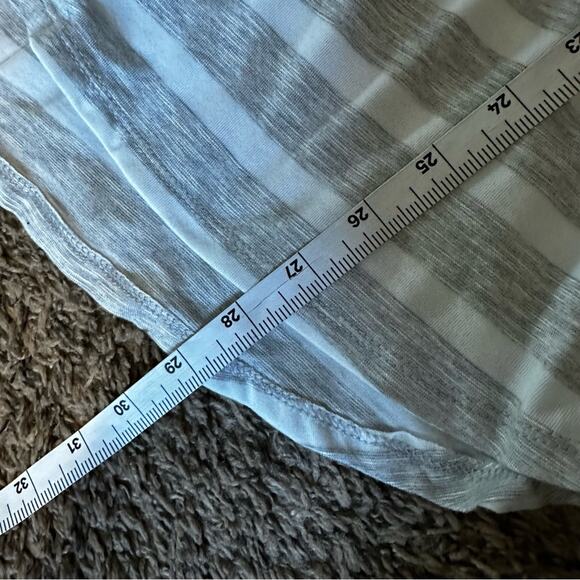 Old Navy women’s sweatshirt xl NWT gray white‎ - Picture 8 of 8